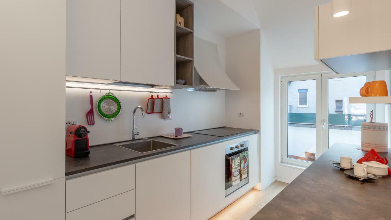 Stunning View Apartment Milaan Buitenkant foto